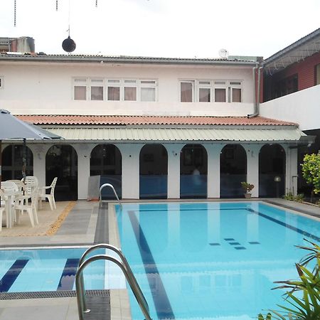 Ranveli Beach Hotel Dehiwala-Mount Lavinia Luaran gambar