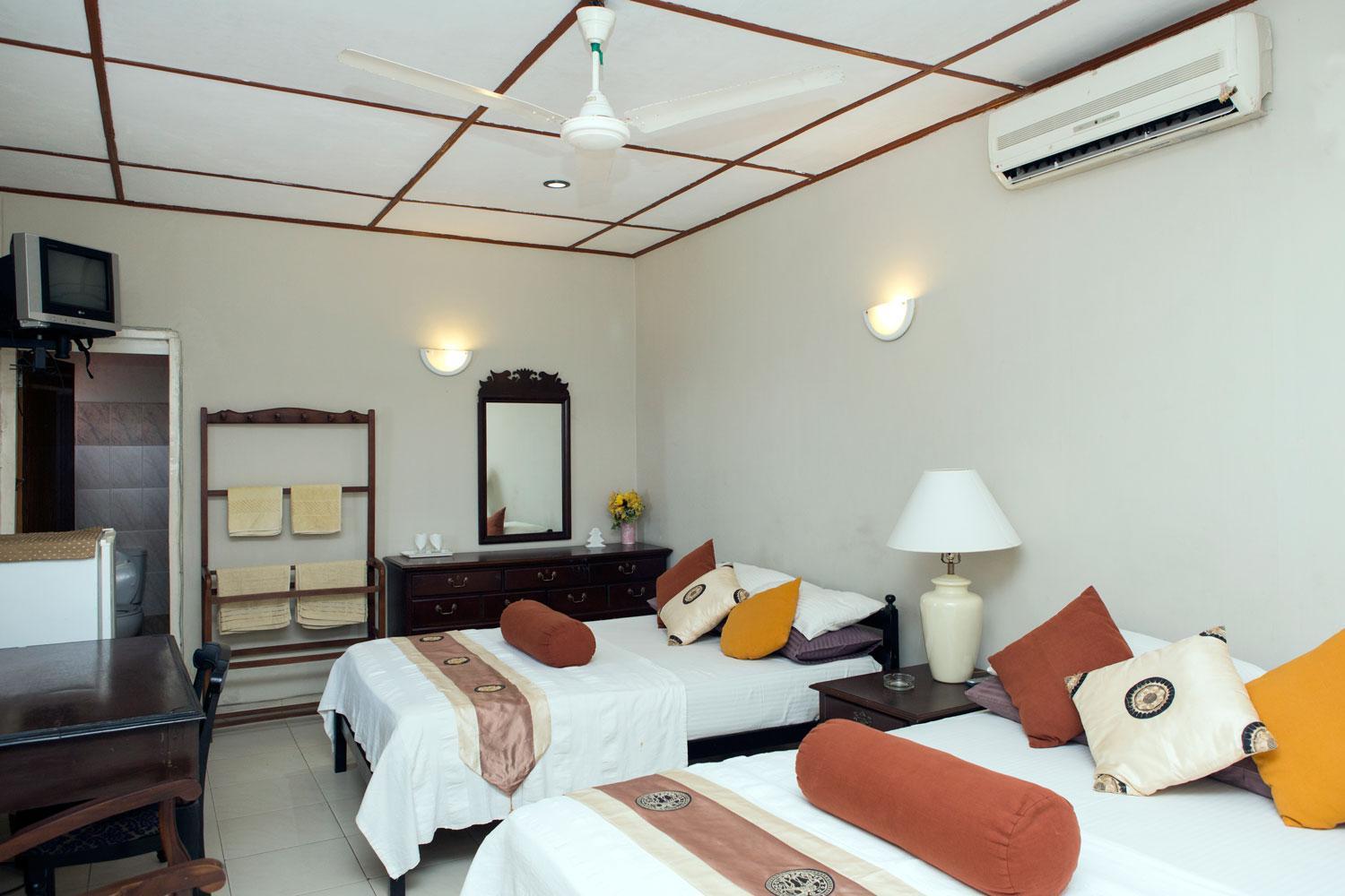 Ranveli Beach Hotel Dehiwala-Mount Lavinia Luaran gambar