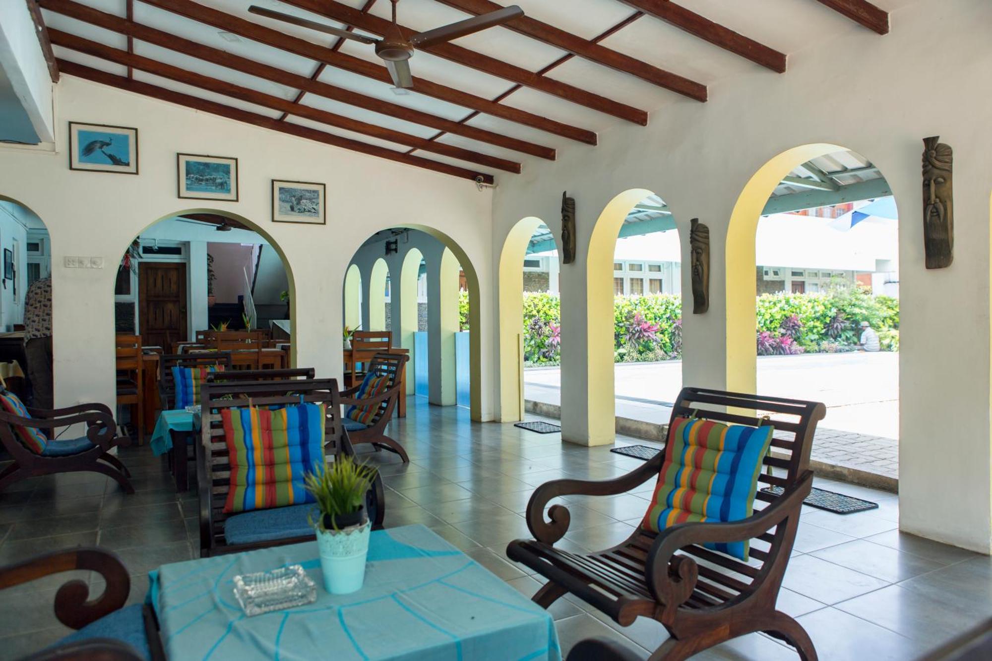 Ranveli Beach Hotel Dehiwala-Mount Lavinia Luaran gambar