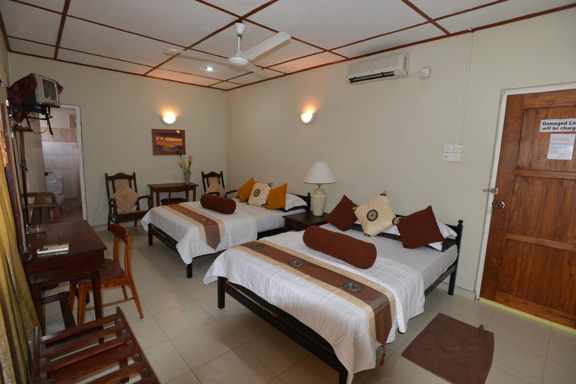 Ranveli Beach Hotel Dehiwala-Mount Lavinia Luaran gambar
