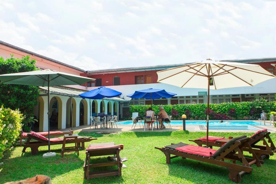 Ranveli Beach Hotel Dehiwala-Mount Lavinia Luaran gambar