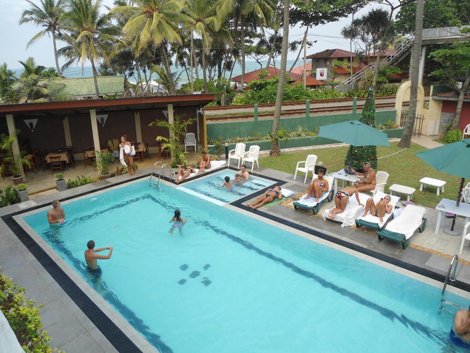 Ranveli Beach Hotel Dehiwala-Mount Lavinia Luaran gambar