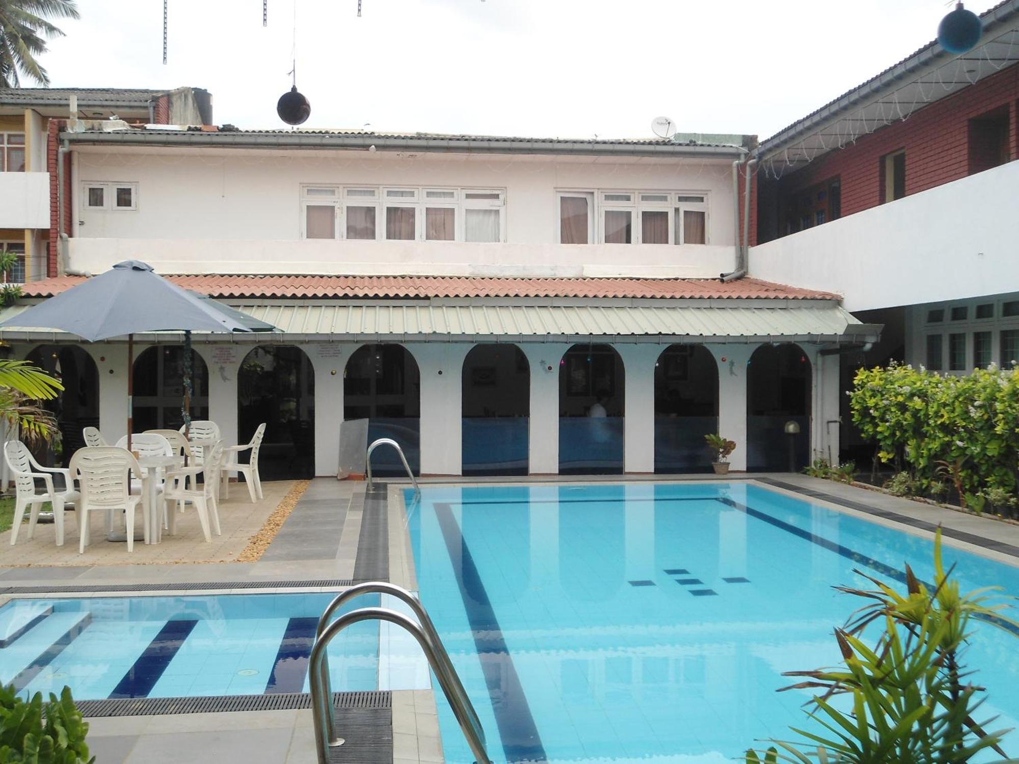 Ranveli Beach Hotel Dehiwala-Mount Lavinia Luaran gambar