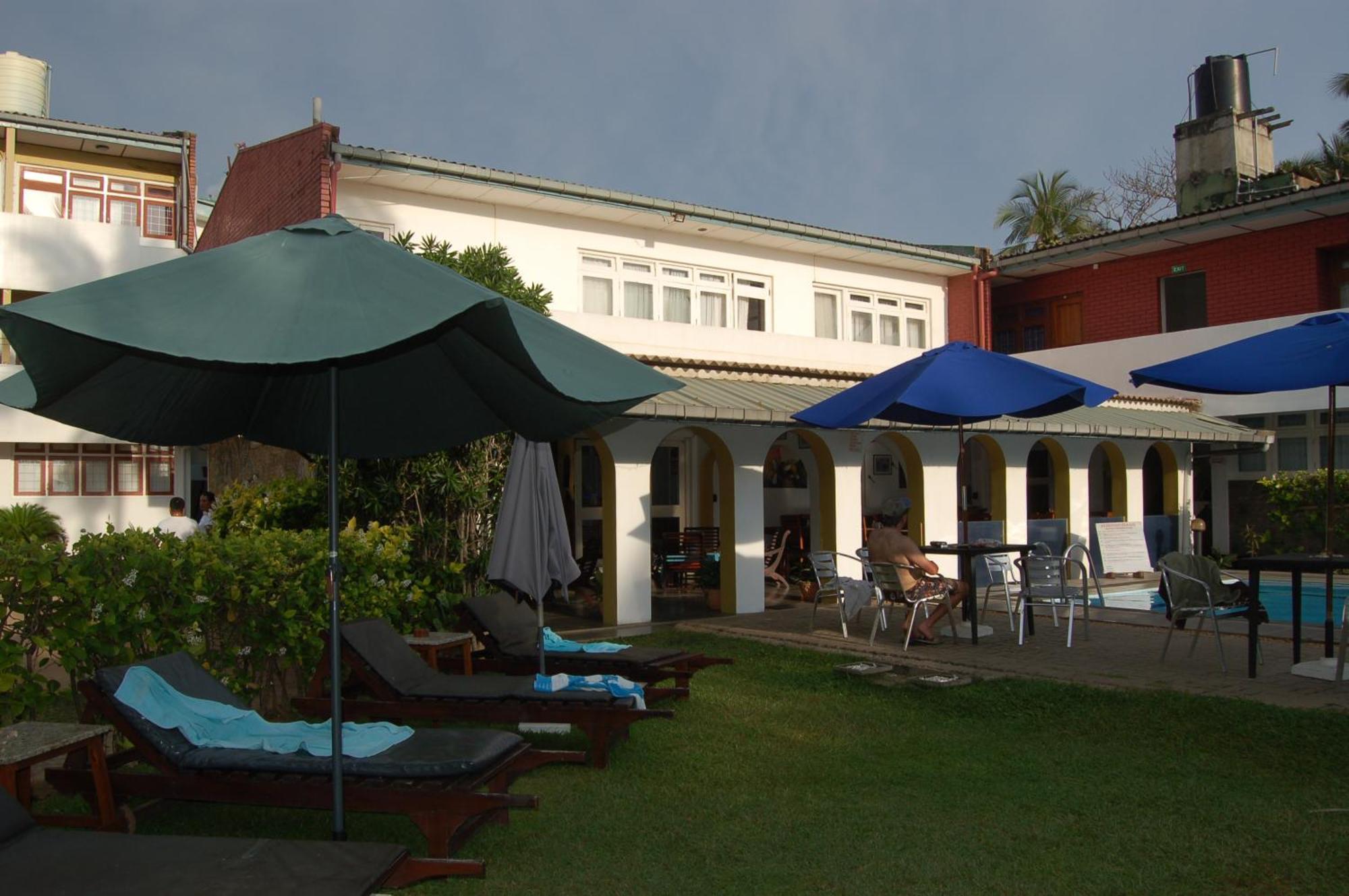 Ranveli Beach Hotel Dehiwala-Mount Lavinia Luaran gambar
