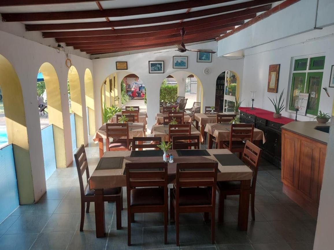 Ranveli Beach Hotel Dehiwala-Mount Lavinia Luaran gambar