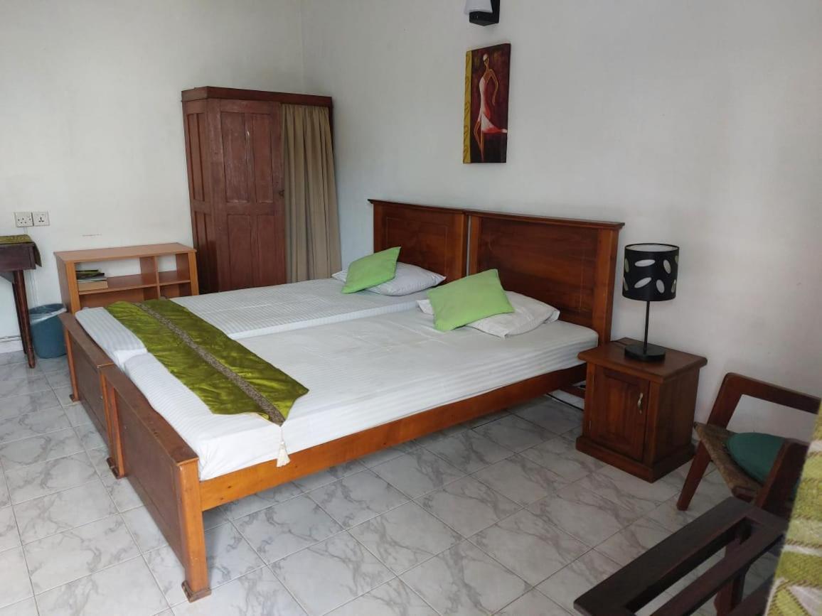 Ranveli Beach Hotel Dehiwala-Mount Lavinia Luaran gambar