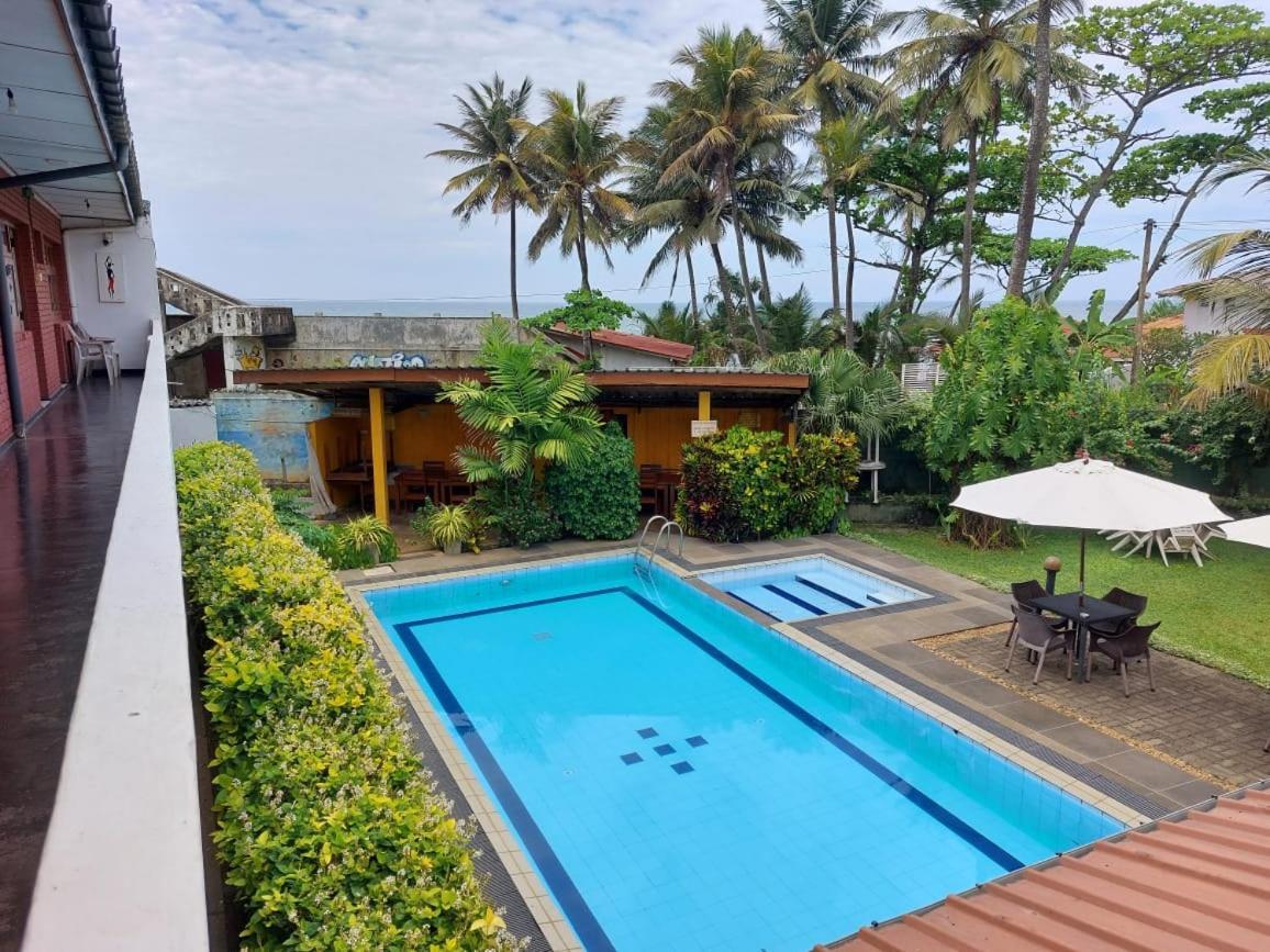 Ranveli Beach Hotel Dehiwala-Mount Lavinia Luaran gambar