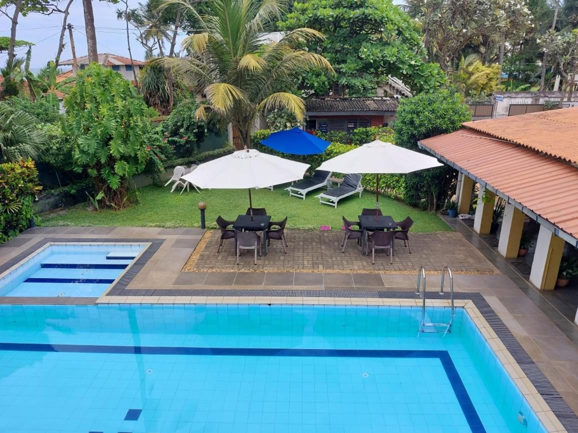 Ranveli Beach Hotel Dehiwala-Mount Lavinia Luaran gambar